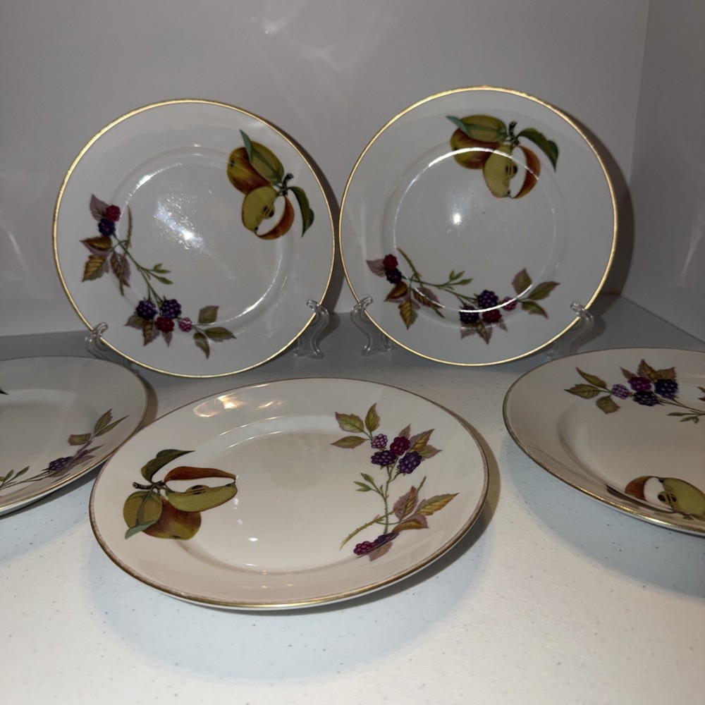 Royal Worcester Evesham Fruit Plates Dessert Bread 6.5