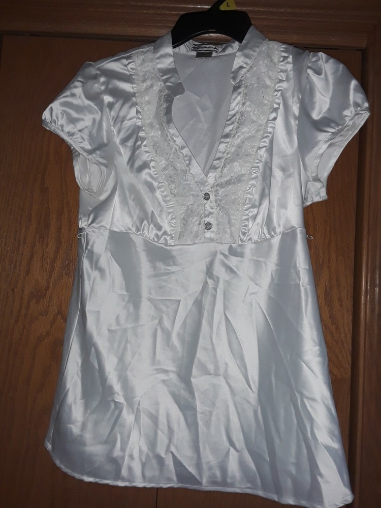 soul mates Women's Size  large Blouse V neckline polyester