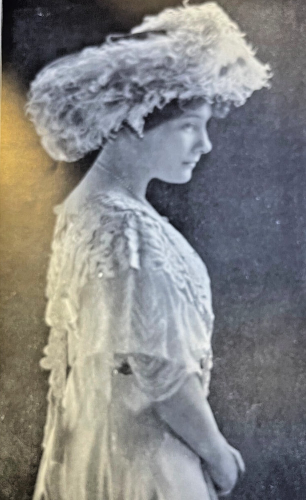 1907 Vintage Magazine Illustration Actress Margaret Illington