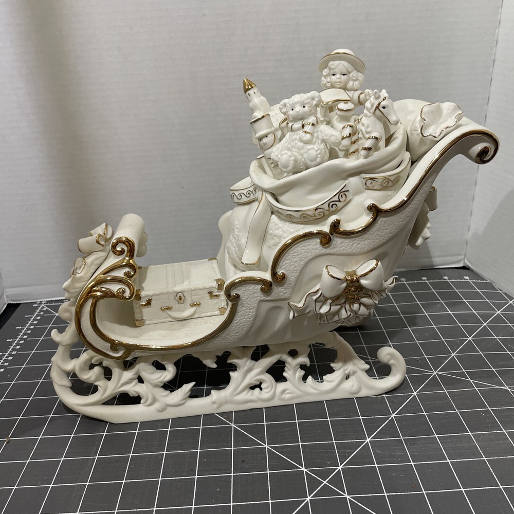 Grandeur Noel Porcelain  Sleigh Set  2001 Collectors Edition *SLEIGH ONLY*