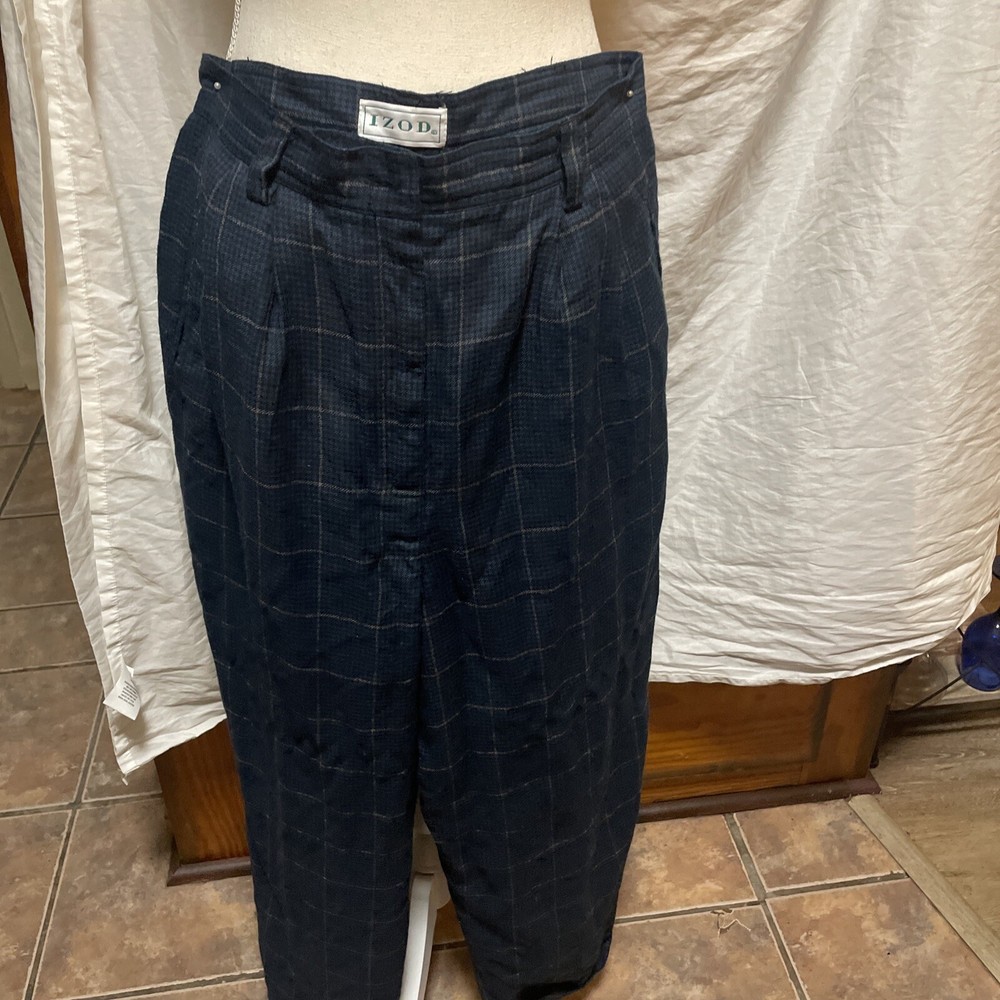 Izod Women Plaid Dress Pants Size 12 Ankle missing a button.