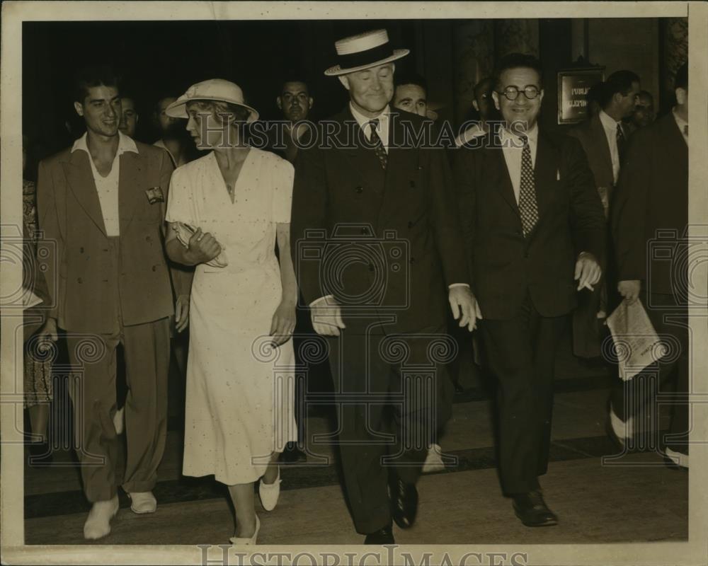 1938 Press Photo James Hines and wife at New York Supreme Court during trial