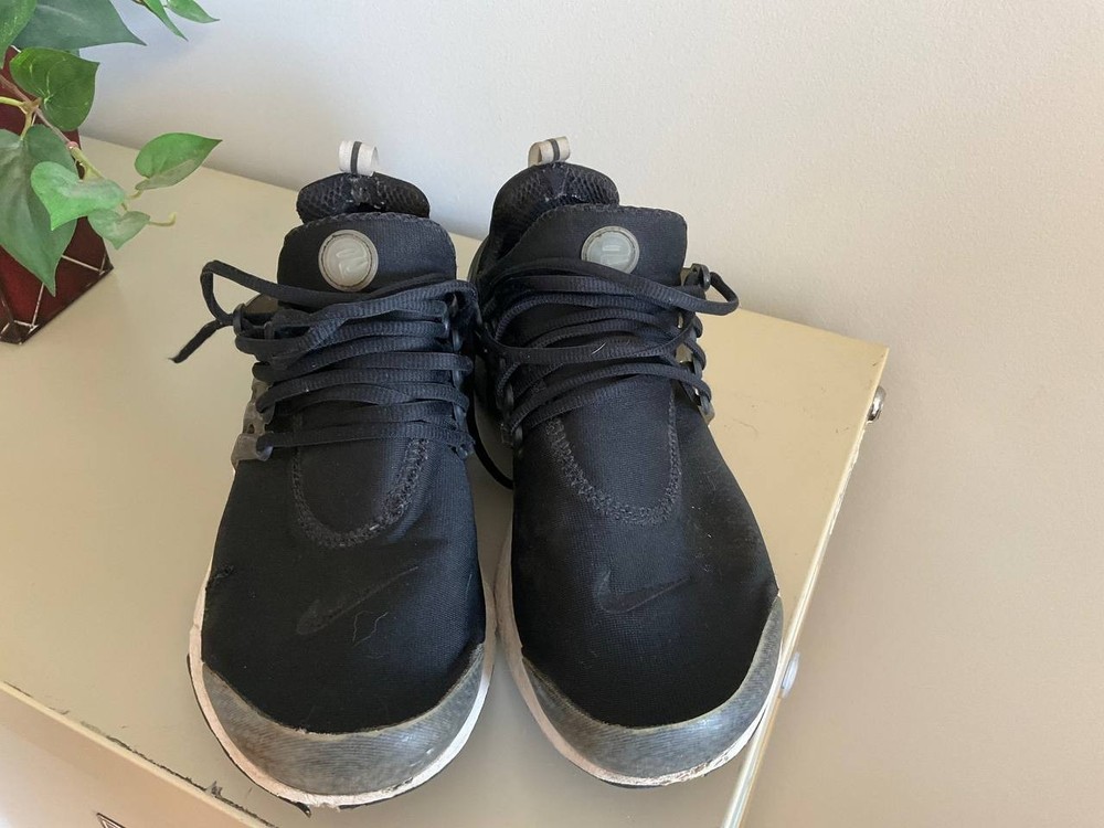 Nike Air Presto Mens Size 12 Black White Athletic Running Shoes CT3550-001