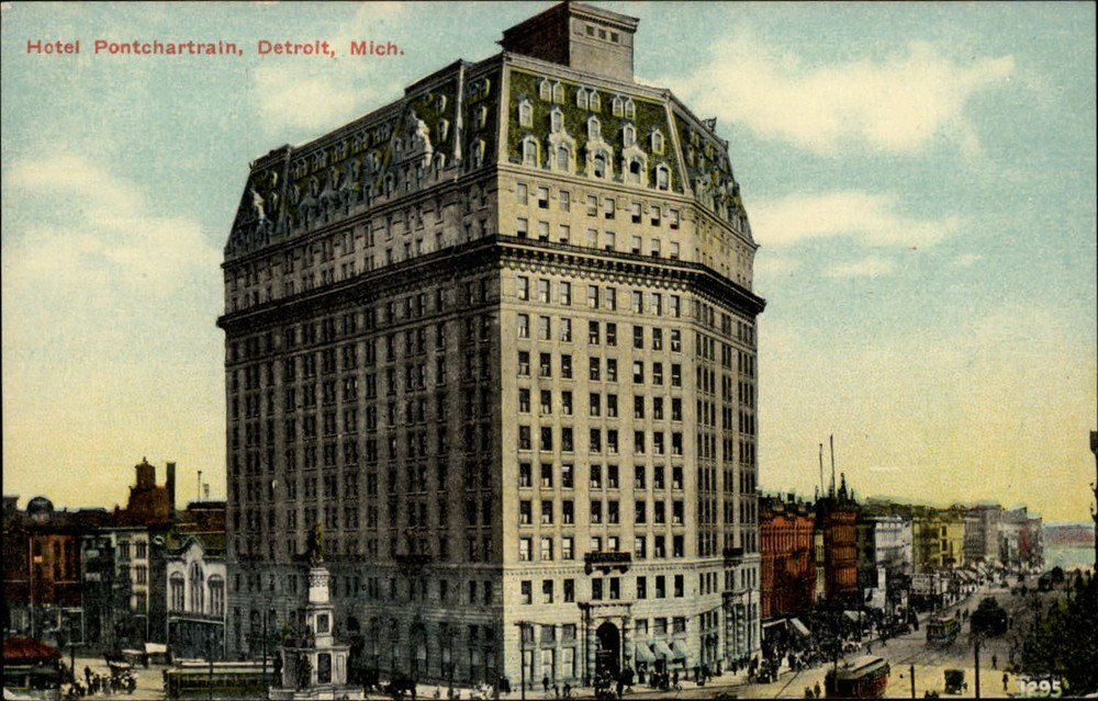 Michigan Detroit Hotel Pontchartrain ~ vintage postcard  ~ s9959