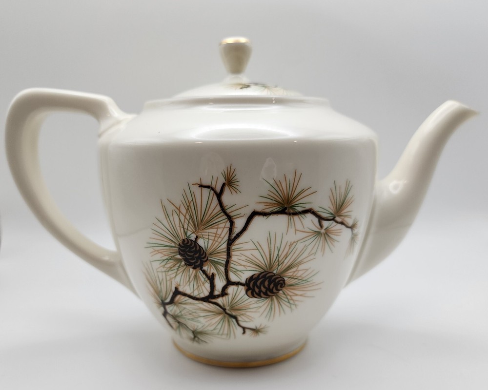 Vintage Pine By Lenox W-331 Tea Pot Rare Find! 2 Cones Excellent Condition ✨️