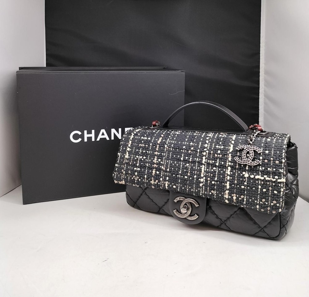CHANEL Matelasse Tweed Reversible Shoulder Bag Black 646247