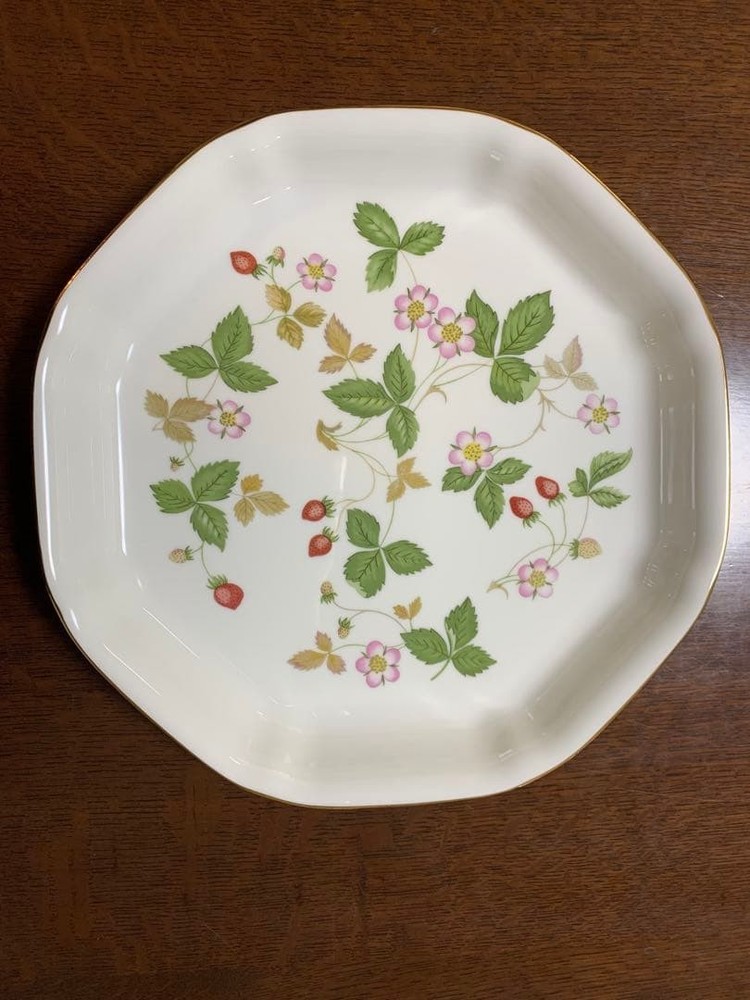 Wedgwood Wild Strawberry Octagonal Dish 24.5cm Unused with Box