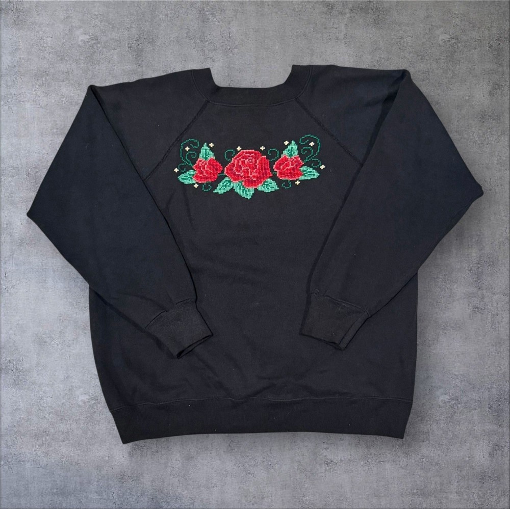 Vintage 90s Women’s “Cross Stitch Roses” Crewneck Sweatshirt/ Sz: L