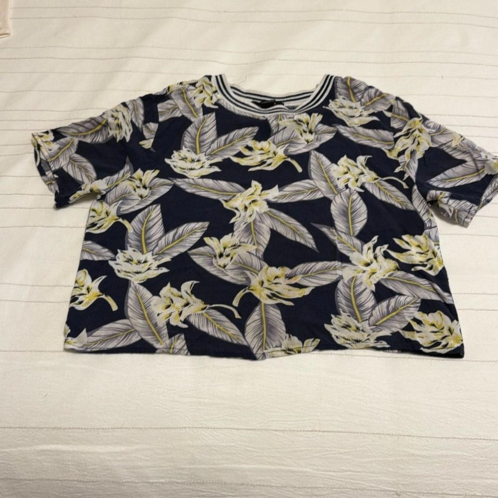 Forever 21 Navy Tropical Floral Crop Tee Striped Collar Women's Small