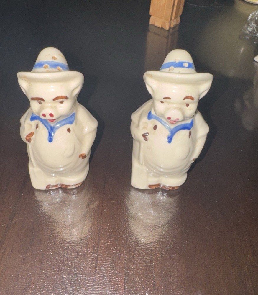 Vintage Shawnee Salt And Pepper Shakers Farmer Pigs White Blue