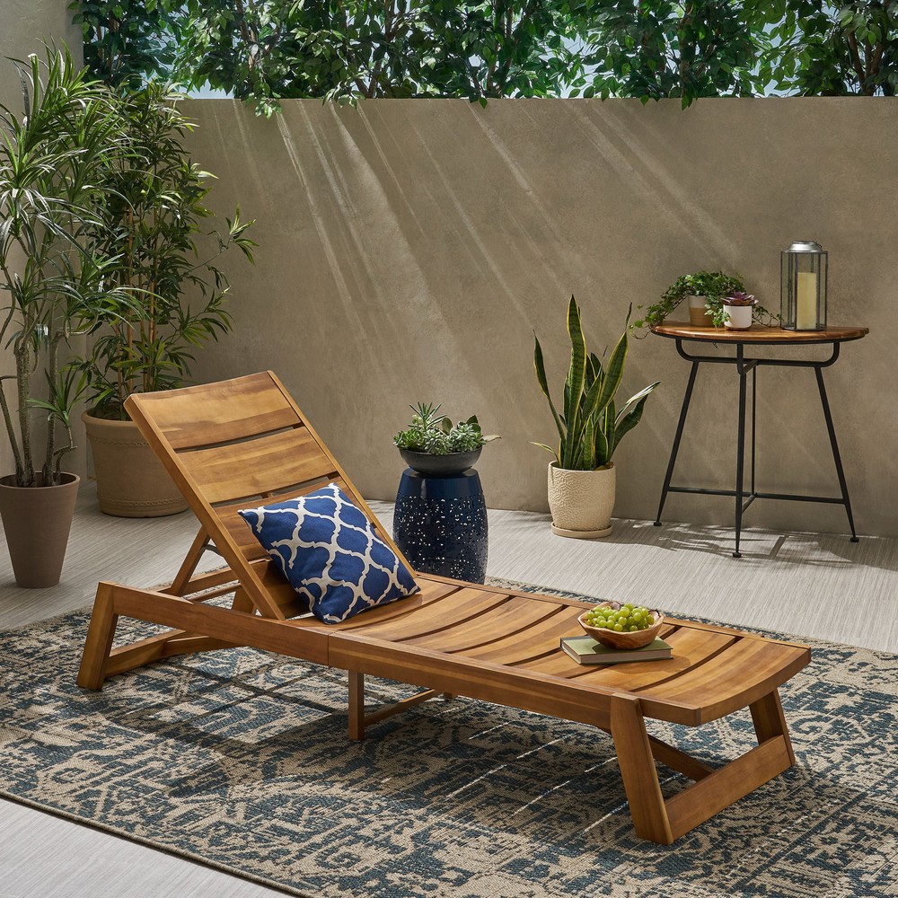 Outdoor Maki Chaise Lounge for Patio Relaxation