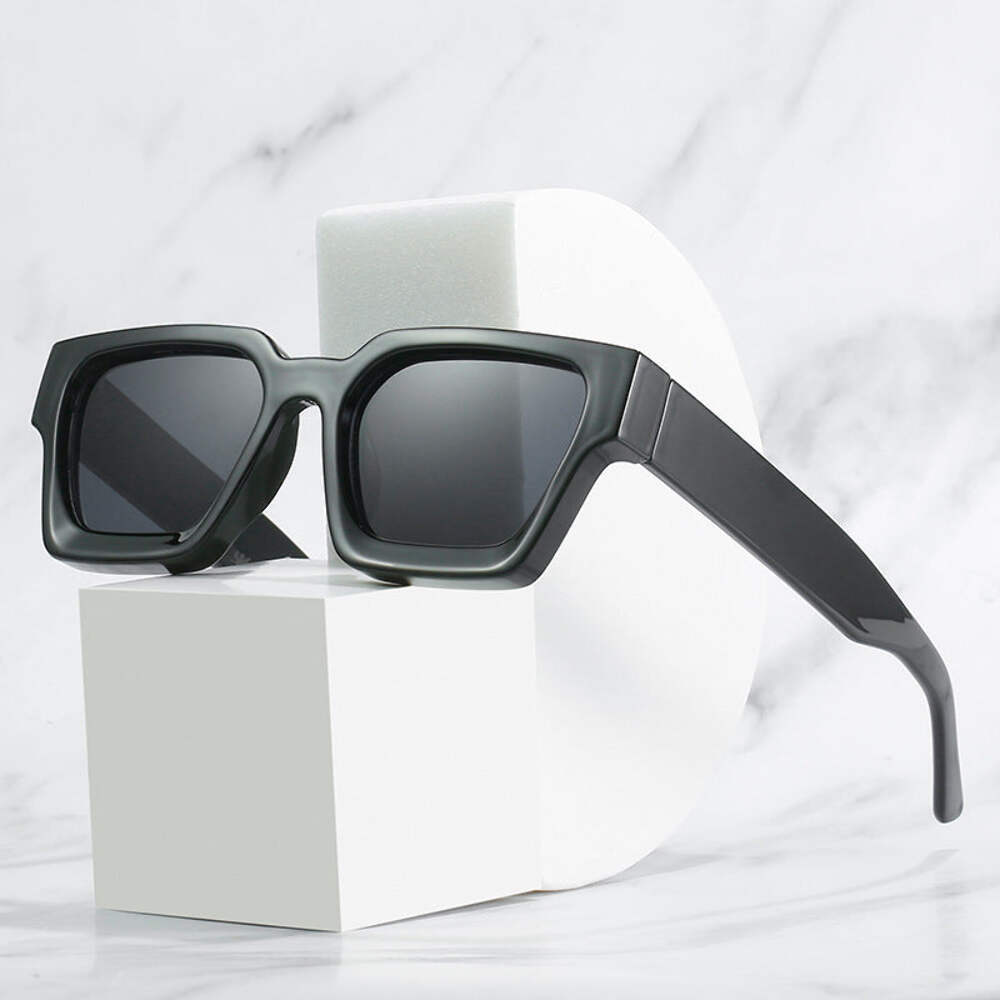 Womens Trendy Square Sunglasses, Large Frame PC Lens Fashion Eyewear for Women,