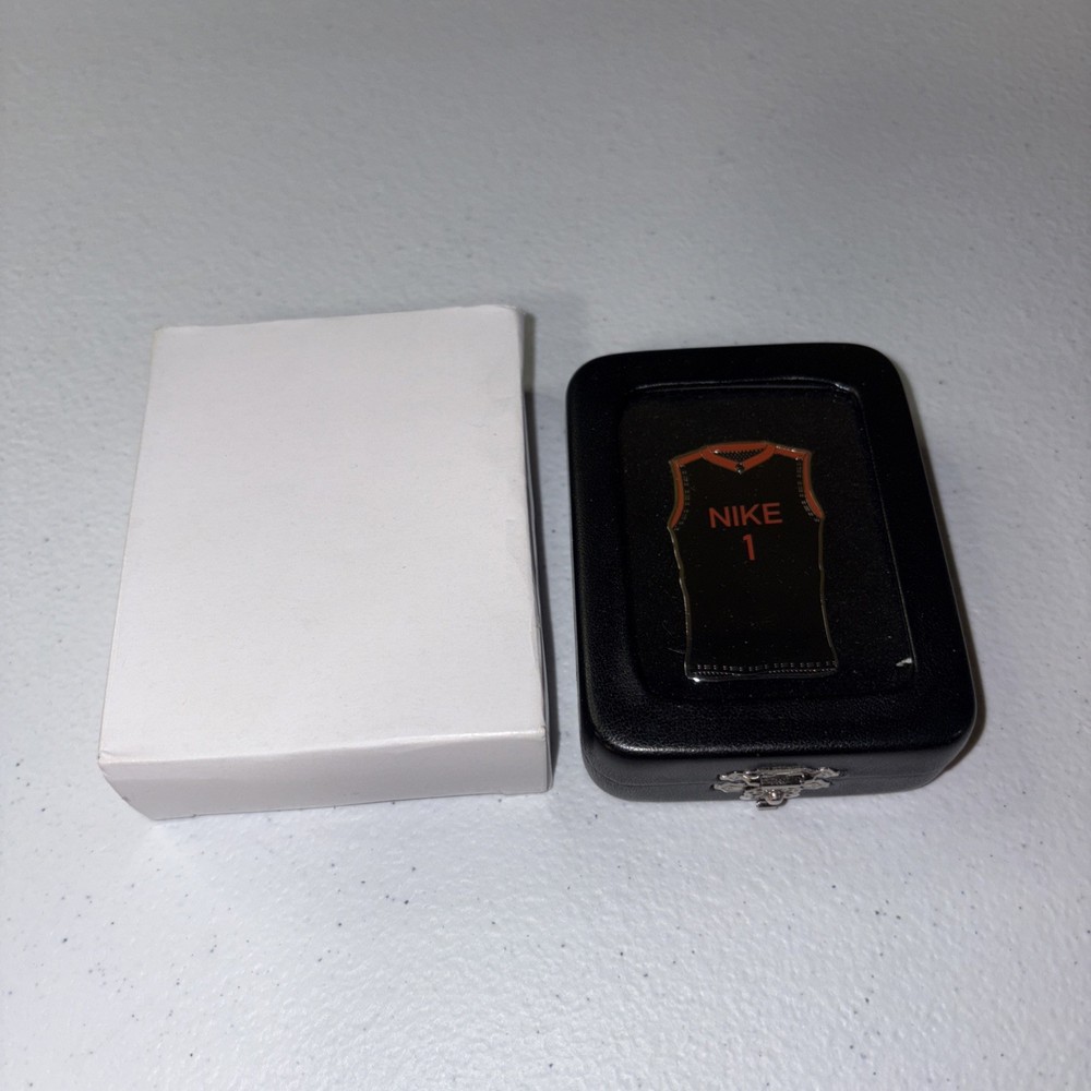 Nike Jersey Employee One Year Of Service Collectable Lapel Pin New With Box