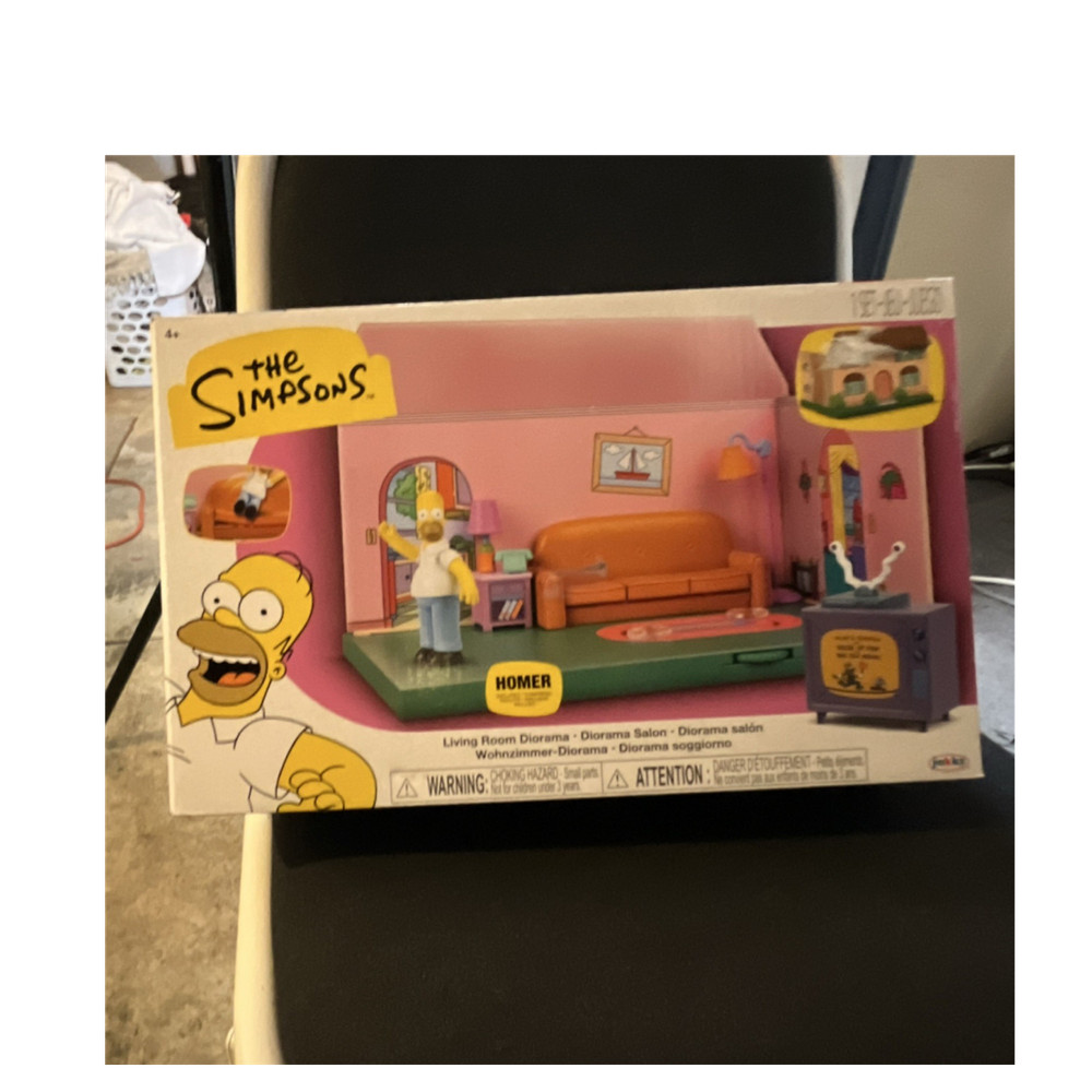 Playmates Toys The Simpsons Living Room Playset with Homer Simpson Figure Boxed