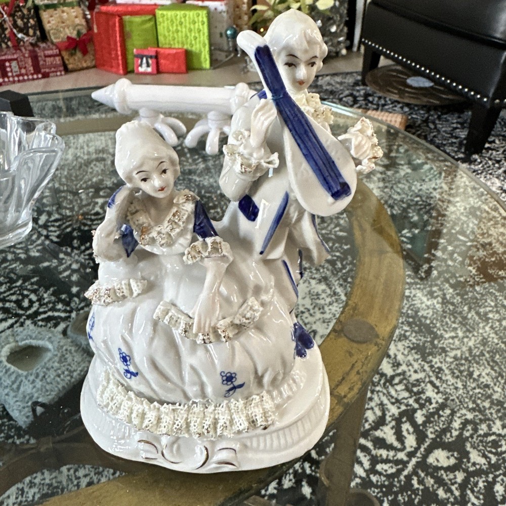 Meissen Porcelain Dresden Lace Courting Couple Figurine 6.5” Blue