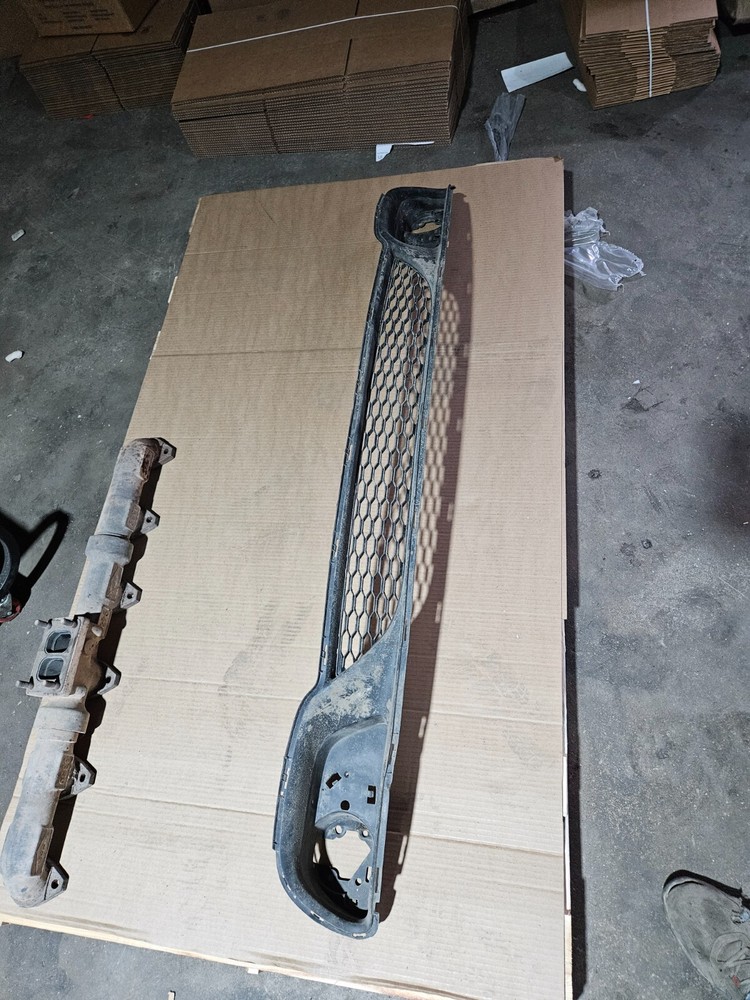 Grille Mopar 68100690AA
