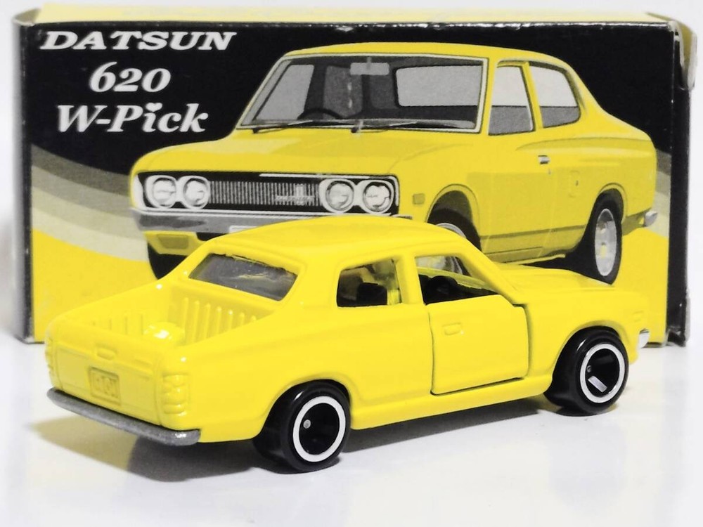 Takara Tomy Tomica Datsun Pickup