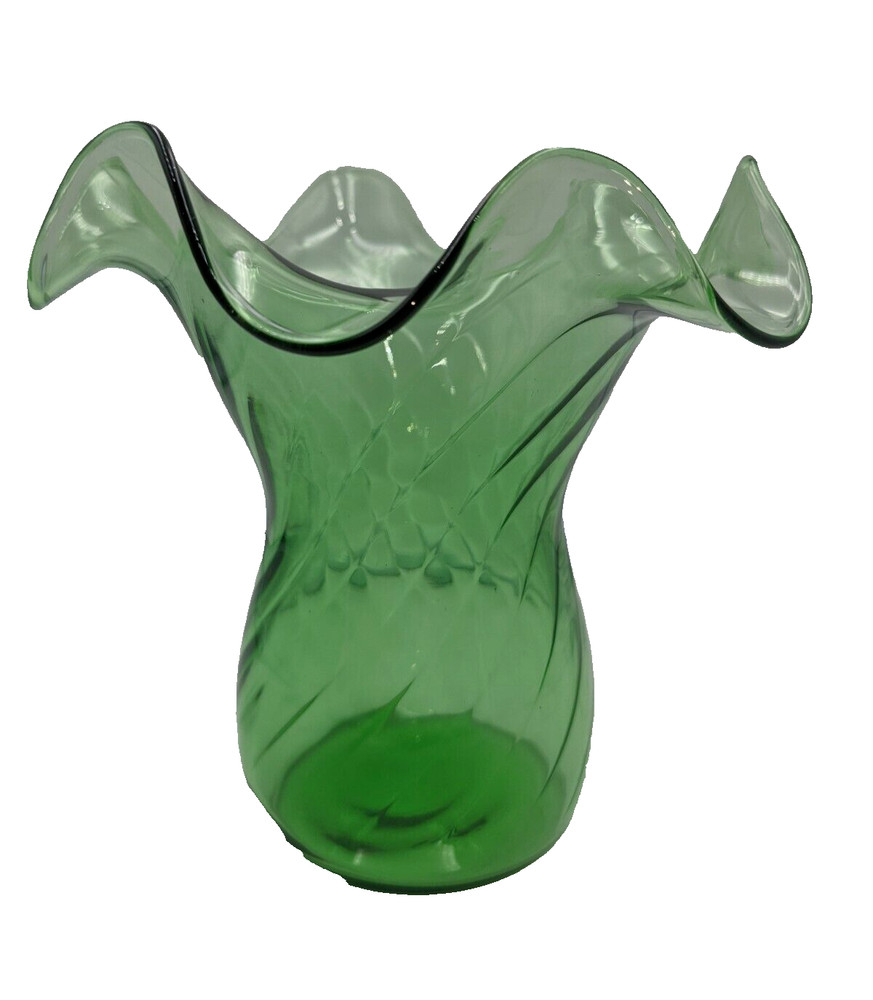 Hand Blown Green Art Glass Vase Swirl Pattern with Ruffle Edge 5 1/2