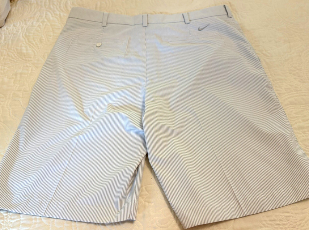 NWOT Nike Men's  Dri-Fit Golf Shorts Grey/ White Size 38