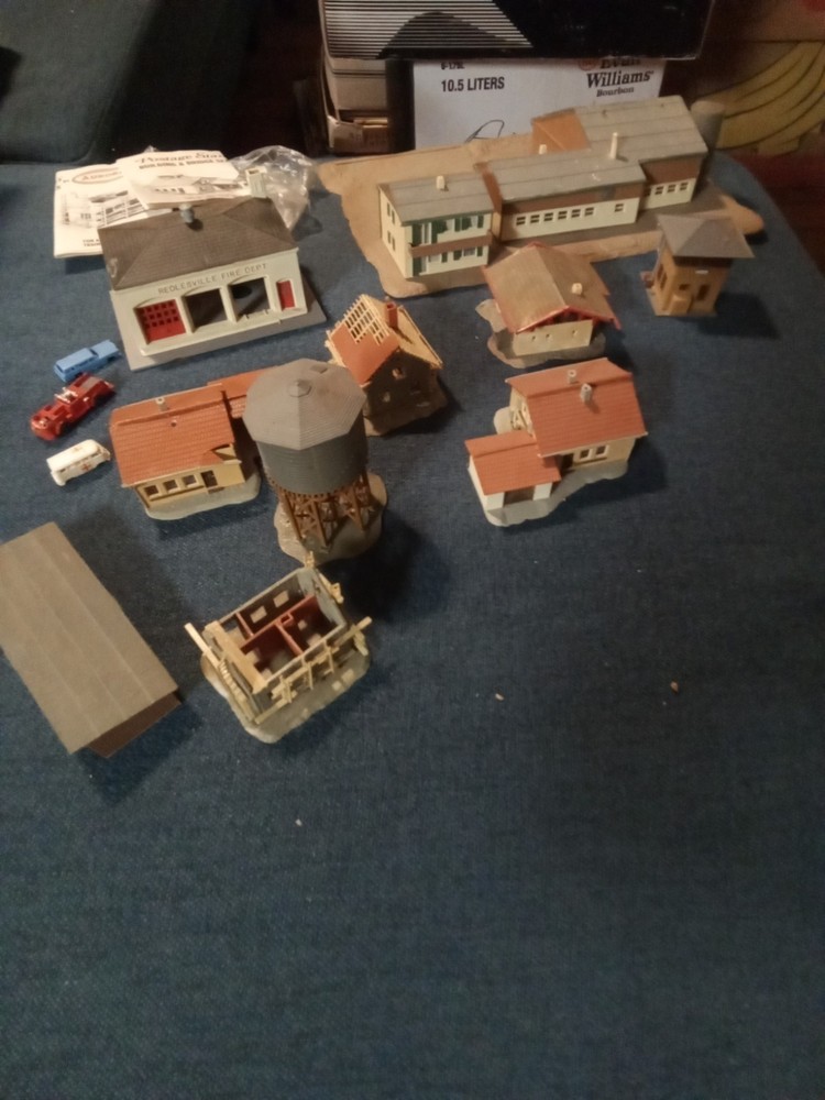 Vollmer N Scale Buildings Lot