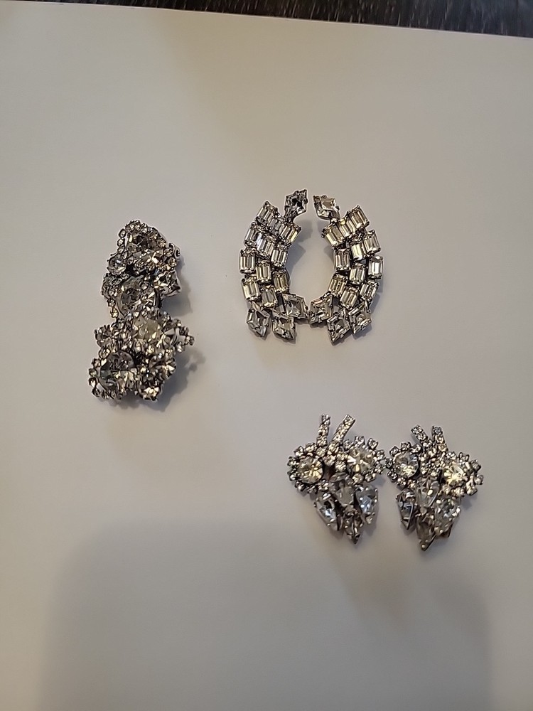 Gorgeous Vintage Art Deco Rhinestone Clip Earrings