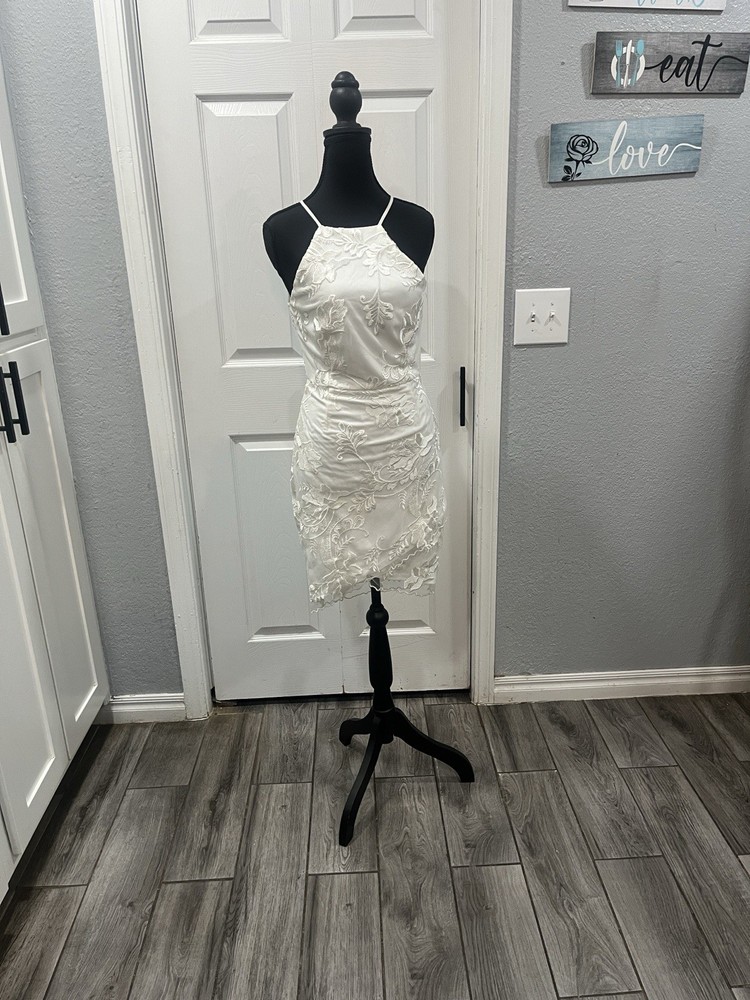 Beautiful White Lulus Dress Women's Size S