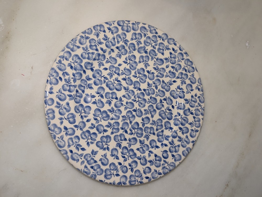 EIT Blue English Ironstone Tableware Apple Fruit Leaves 9.5