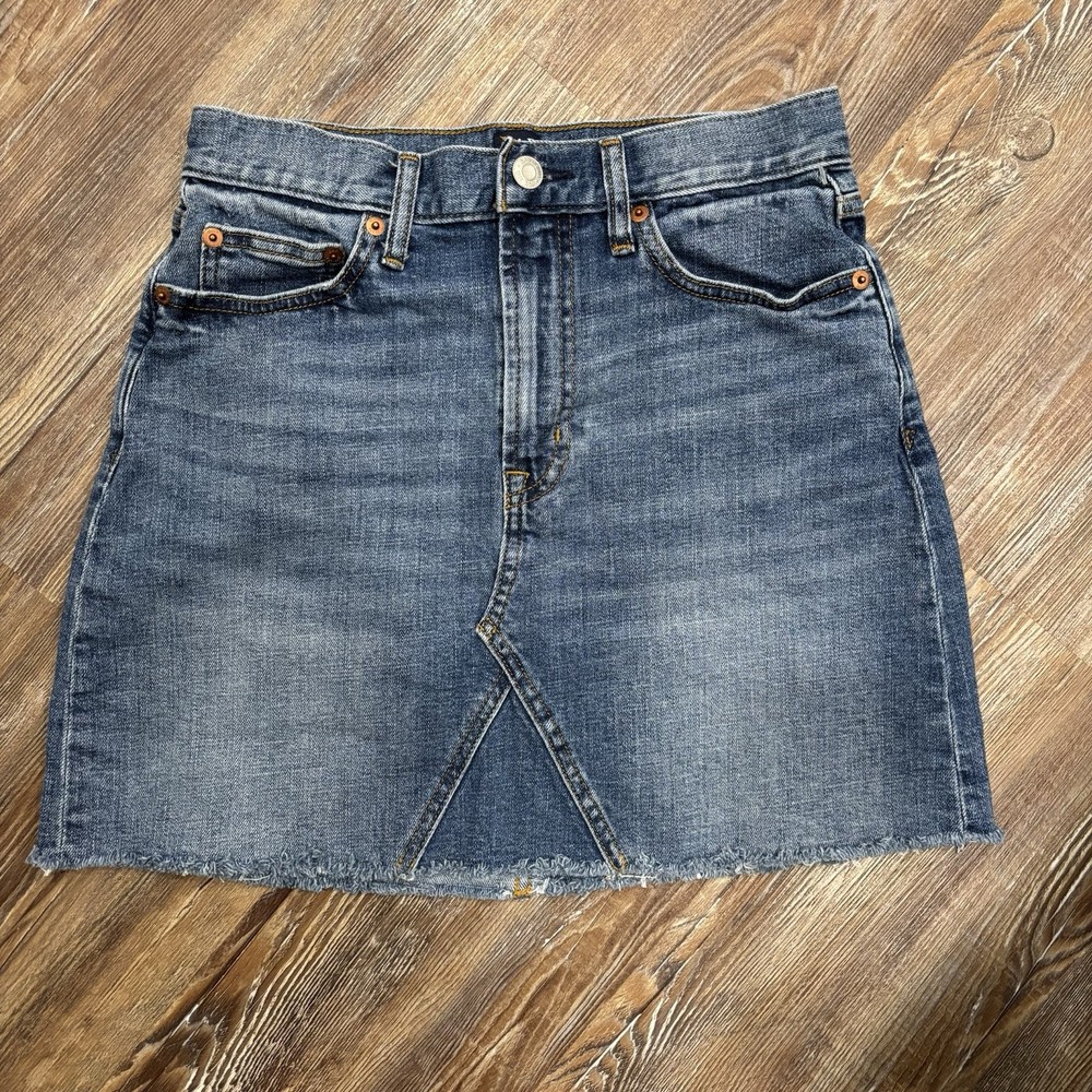 Gap Distressed Blue Jean Denim Mini Skirt Low Rise Vintage Y2K Women’s Size 2