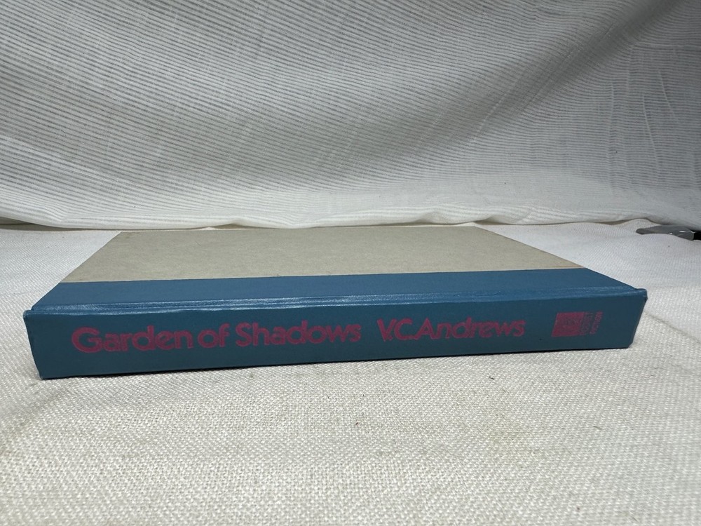 Garden of Shadows V.C. Andrews 1987 Hardcover Gothic Fiction Pocket Books