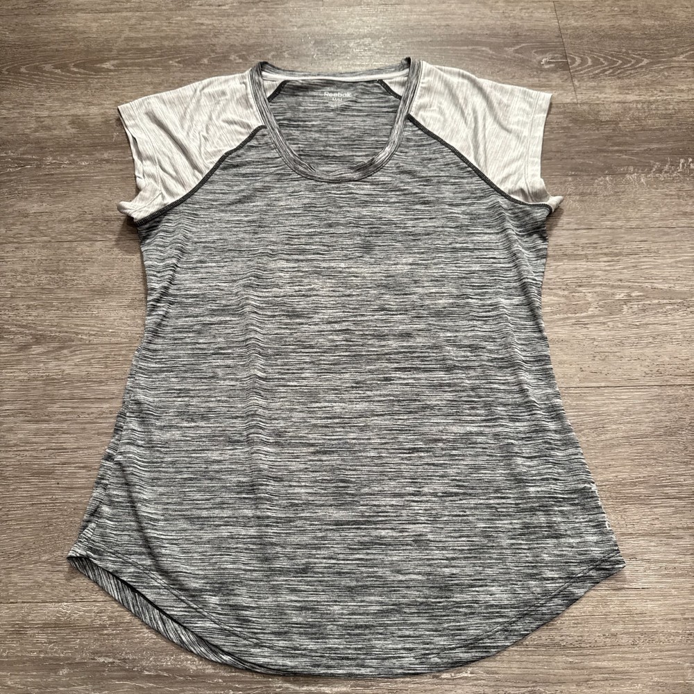 Reebok Shirt Womens Medium Gray Heathered Short Sleeve Tee Workout Running