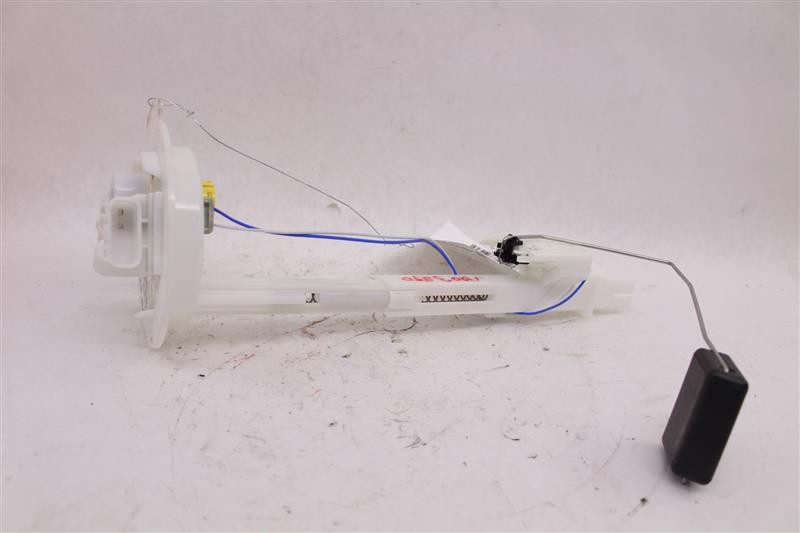 Used Fuel Pump fits: 2010 Chevrolet Equinox Pump Assembly tank mounted 2.4L auxi