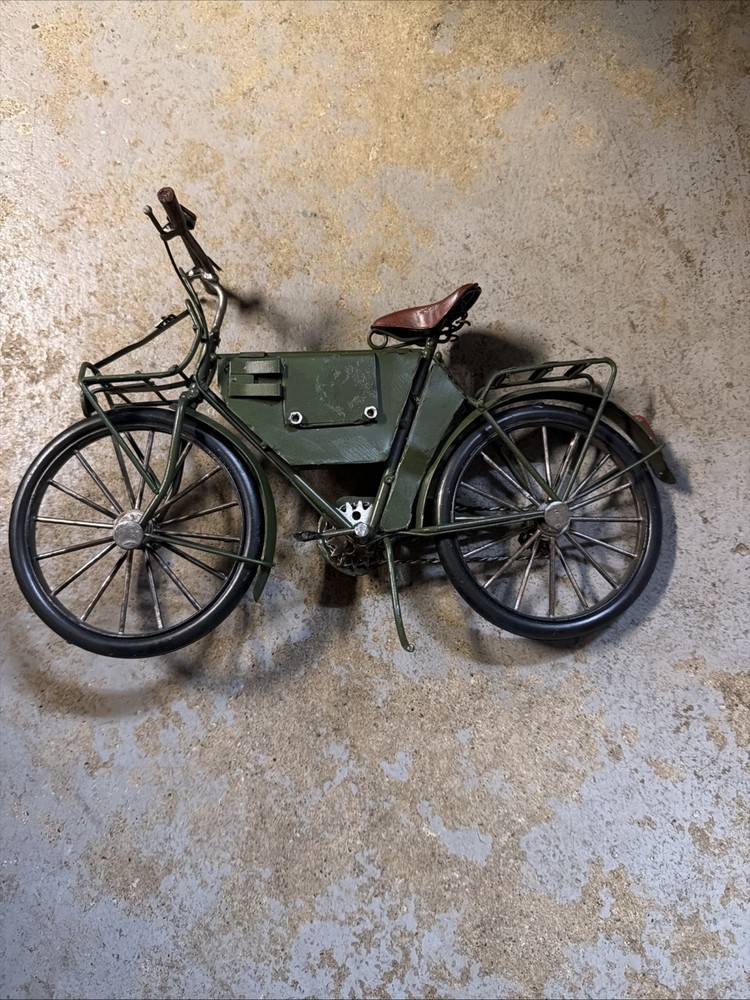 Decorative Small Metal Bicycles