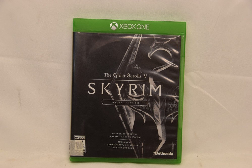 The Elder Scrolls V: Skyrim - Special Edition - Microsoft Xbox One (With Map)