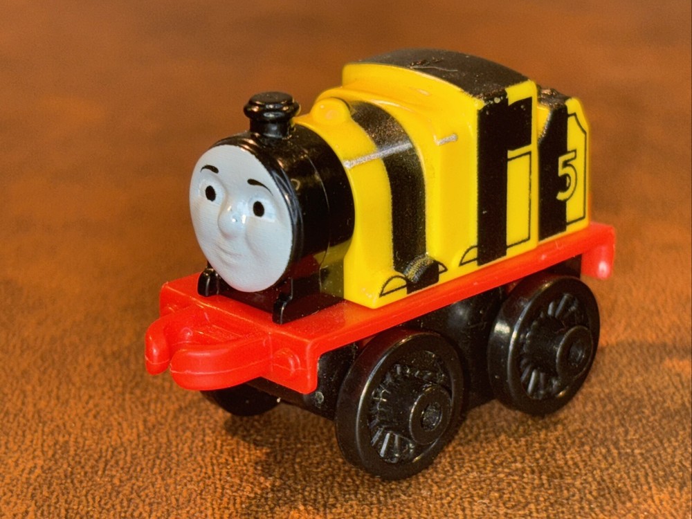 Thomas Train TrackMaster Small Push Along Die-Cast PVC Train James J31A