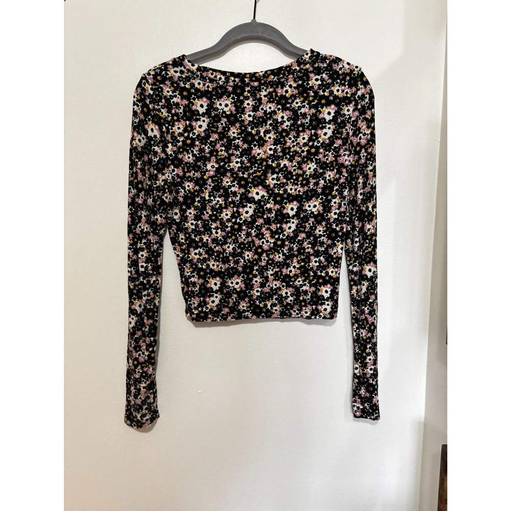 Wild Fable Black Floral Cropped Long Sleeve Top Womens Size Small Stretch Tee