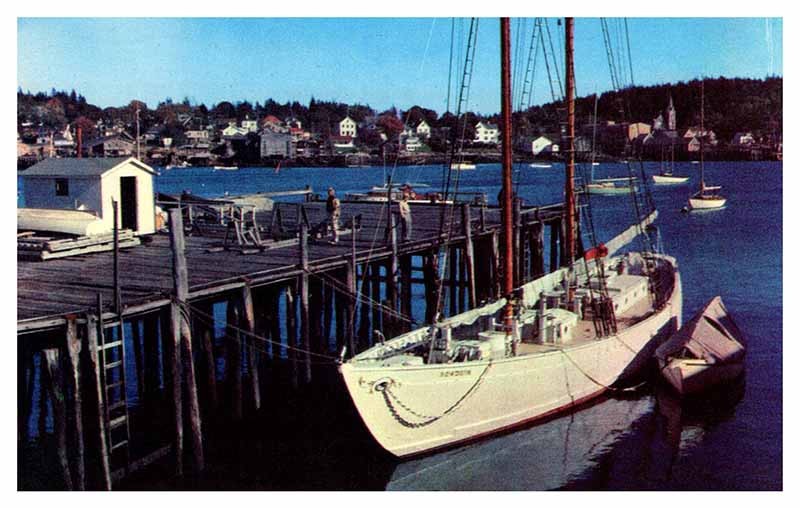 Postcard BOAT SCENE Boothbay Harbor Maine ME m/09 AS9801