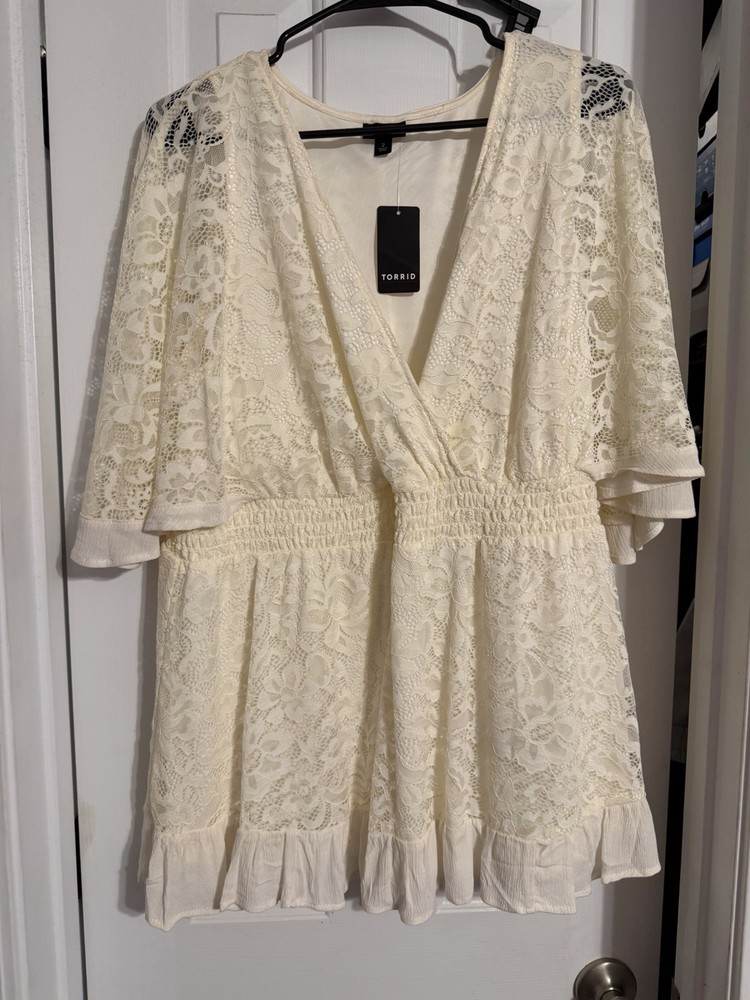 Torrid Ivory Stretch Lace Floral Surplice V-Neck Dolman Top 2X