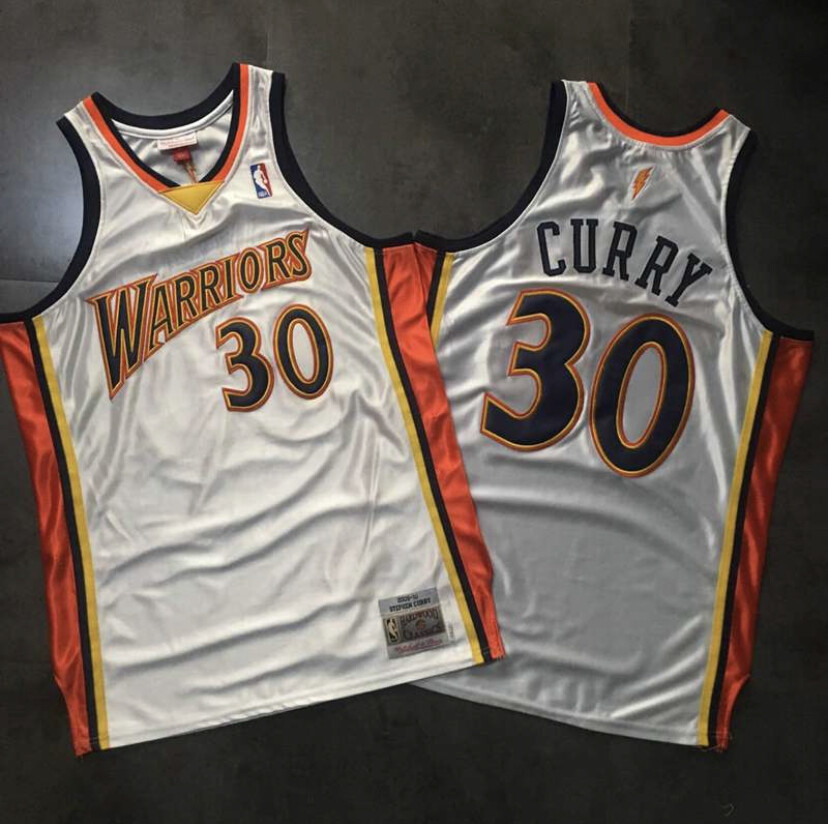 Белая баскетбольная ретро футболка Стивена Карри из Golden State Warriors