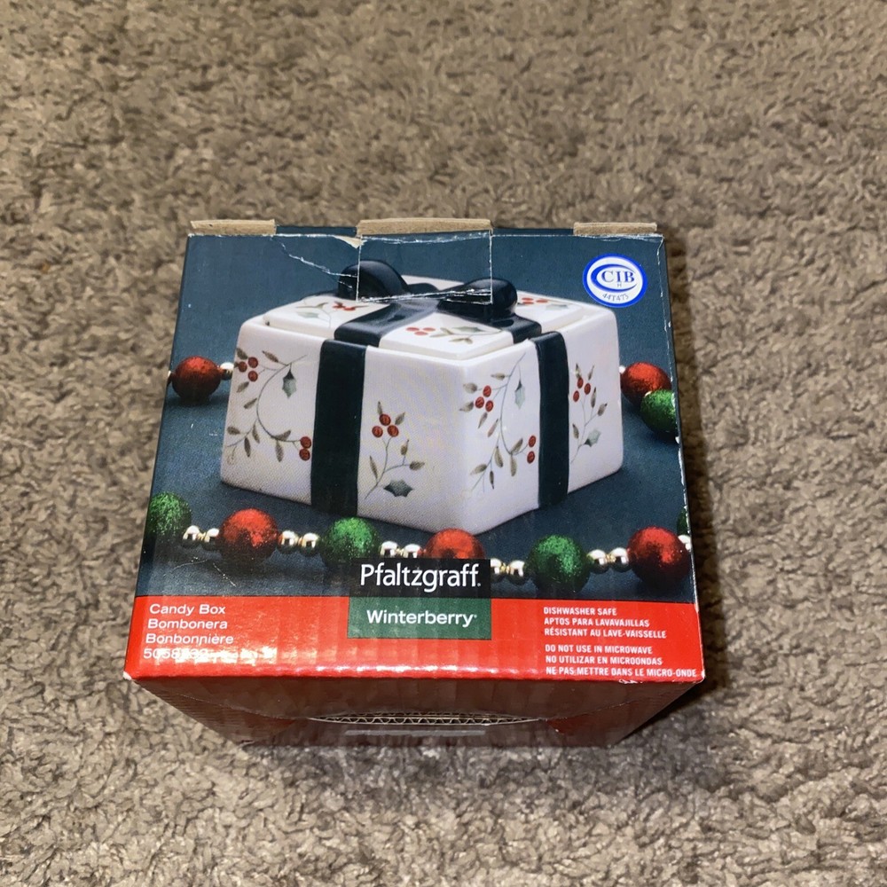 Pfaltzgraff Winterberry Candy Box with Lid Green Bow Square Dish 5058232