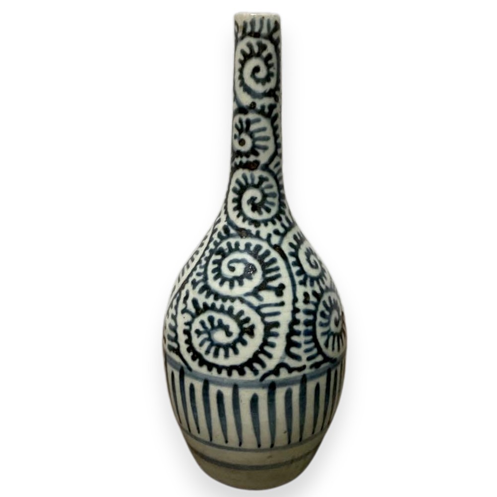 Antique Imari Vase Edo Period 19th Century Japanese Ceramic Arabesque 6.3 inch