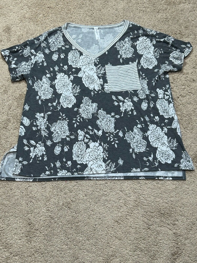 Honeyme Womens Shirt Size Small Multicolor Floral Print Soft Classic Casual