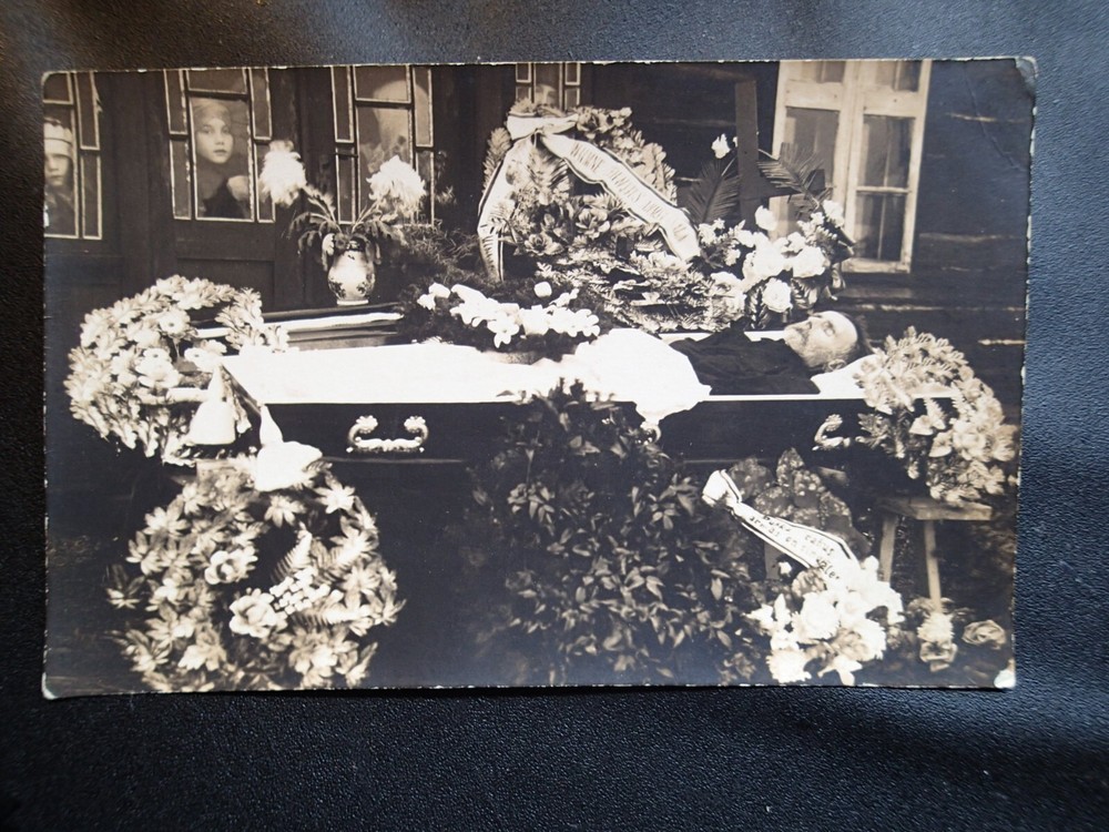 1920-s MAN POST MORTEM OPEN COFFIN  , FLOWERS ,ORIGINAL VINTAGE PHOTO EUROPE