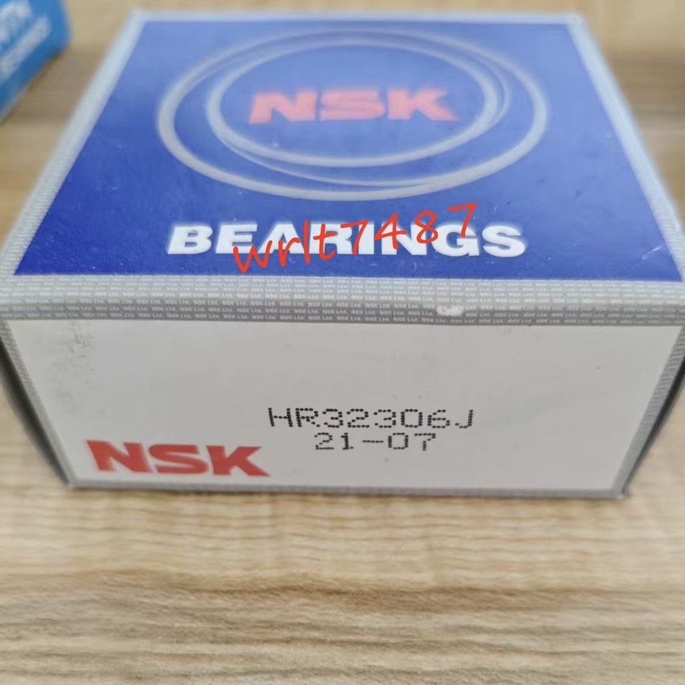 NEW NSK HR32306J tapered roller bearing 1PCS #NN