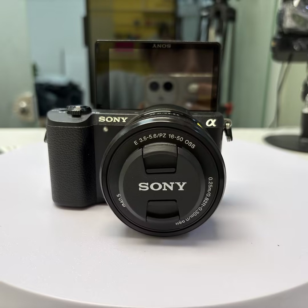 Sony Alpha a5100 Mirrorless w/ E 16-50mm Lens 24MP Camera Work well 90%New!
