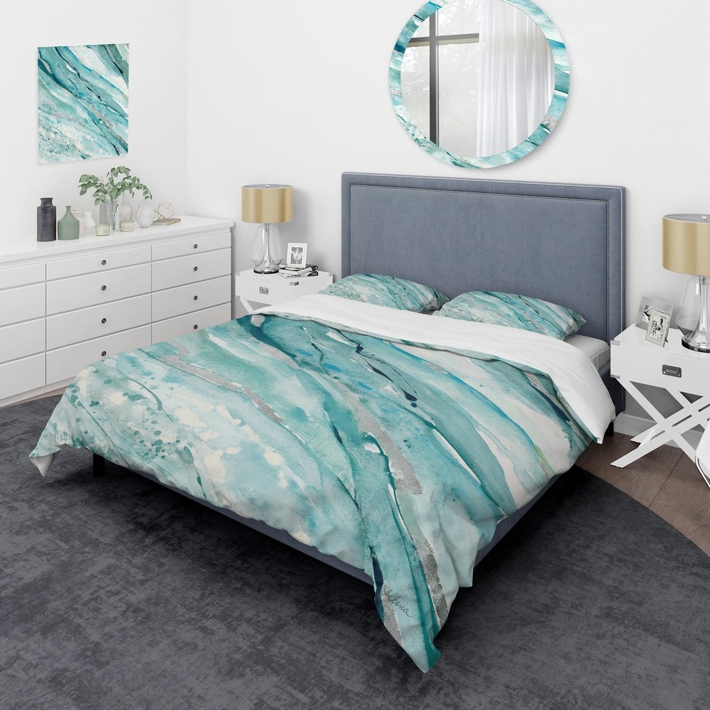 Designart 'Silver Springs I Blue Green' Farmhouse Bedding
