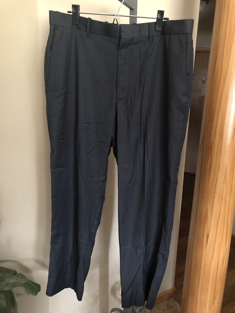 Mens Axist Dress Pants size 36 x 30 EUC!