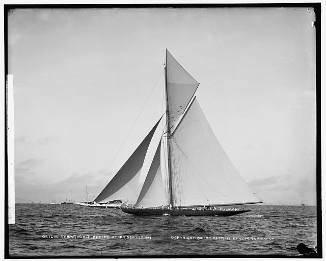 Photo:Shamrock II,before start,sloop,yachts,America's Cup historic photo