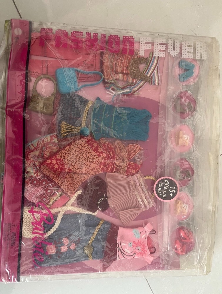 2005 Barbie Fashion Fever Outfit  NRFB Extremely Rare