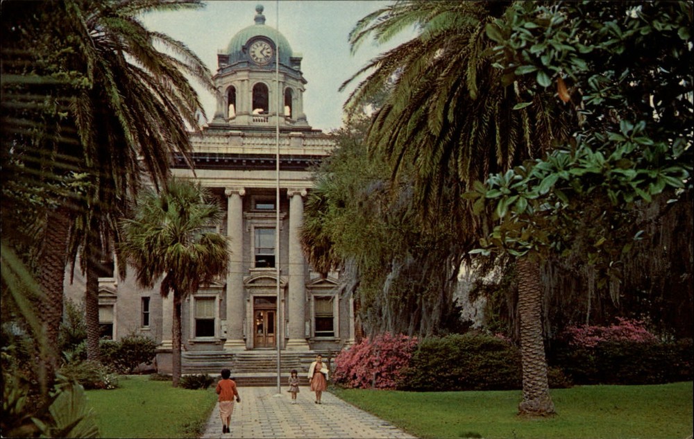 Glynn County Court House ~ Brunswick Georgia ~ unused 1950s-60s vintage postcard