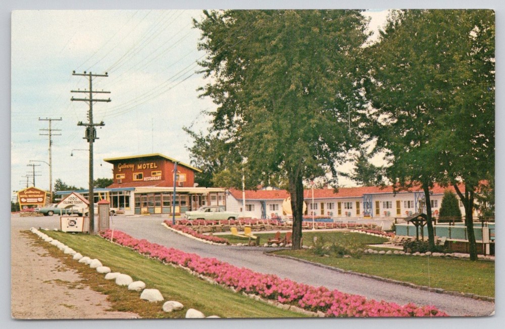 Vintage Gateway Motel & Restaurant Gananoque 1000 Islands Ontario Canada